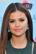 Selena Gomez - Teen Choice Awards in Universal City 08/11/2013