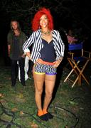 th_98133_Rihanna_shoots_Whats_My_Name_in_NYC_310_122_235lo.jpg