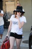 th_65353_Preppie_Emma_Roberts_at_Benjamin_salon_89_122_44lo.jpg