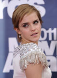 th_76802_EmmaWatson_2011MTVMovieAwards_LA_050611_565_122_87lo.jpg