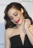 http://img11.imagevenue.com/loc146/th_62735_Brittany_Murphy_Celebrity_City_Across_The_Hall_Premiere_12-01-09_880_122_146lo.jpg