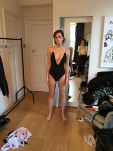 Emma-Watson-%C3%A2%E2%82%AC%E2%80%9C-Leaked-Personal-Pictures-l5s4ijbv03.jpg