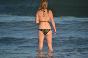  HQ Great A$$ Blonde bikini teen Splashes in the waves - HQ-f1xxpvwh1p.jpg